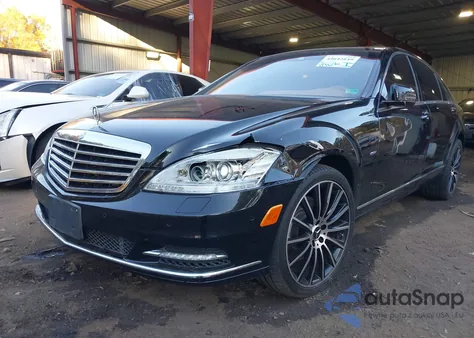 2012 Mercedes-Benz S 550 4Matic z USA, uszkodzony, nr VIN WDDNG9EB3CA433879